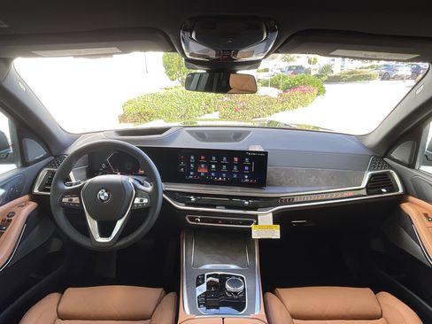 New 2026 BMW X5 xDrive40i w/ Climate Comfort Package image 12