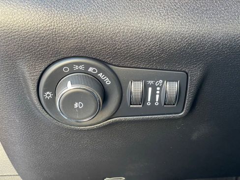 Used 2022 Jeep Compass Latitude image 15