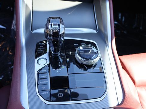 Used 2022 BMW X6 xDrive40i w/ Executive Package image 57