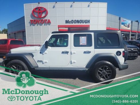 Used 2024 Jeep Wrangler Sport S image 21