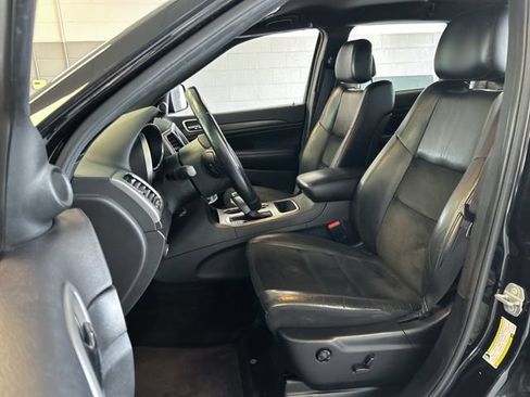 Used 2018 Jeep Grand Cherokee Altitude AWD/4WD image 28