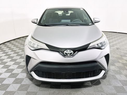 Used 2020 Toyota C-HR XLE FWD image 8