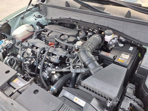 Used 2024 Hyundai Kona Limited image 11