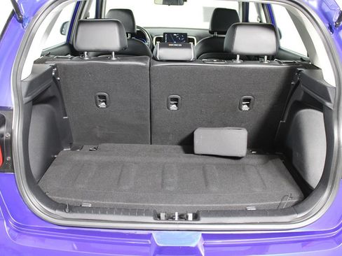 Used 2023 Hyundai Venue Limited FWD image 29