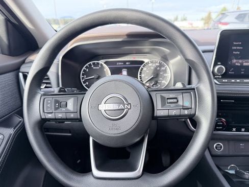 Certified 2022 Nissan Rogue SV image 13