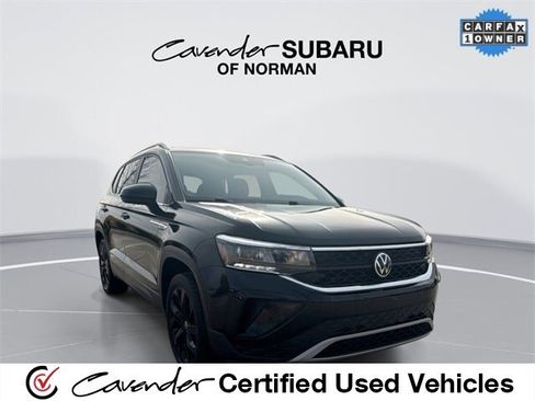 Used 2022 Volkswagen Taos SE image 1