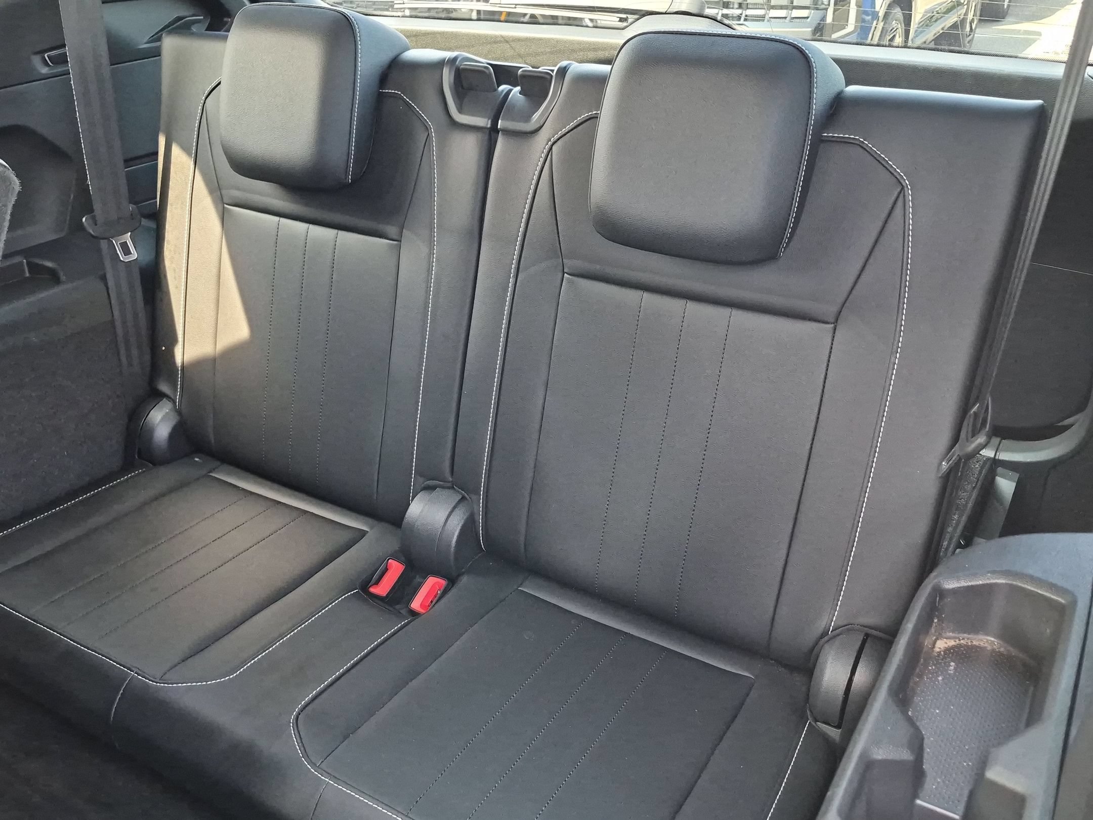 Used 2023 Volkswagen Tiguan SE R-Line FWD image 30
