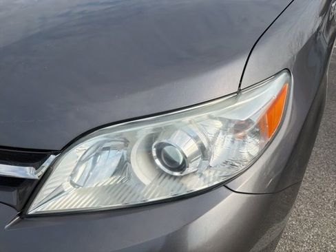 Used 2020 Toyota Sienna XLE w/ XLE Navigation Package image 8