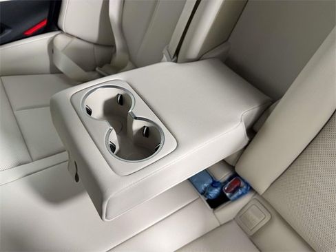 New 2026 Genesis G70 2.5T image 32