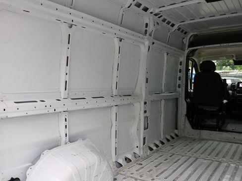 Used 2025 RAM ProMaster 2500 w/ Convenience Group FWD image 18