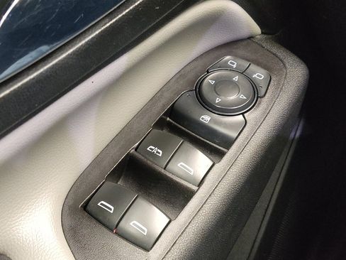 Used 2022 Chevrolet Equinox LT FWD image 27
