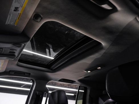 Used 2020 Cadillac Escalade ESV Luxury RWD image 5