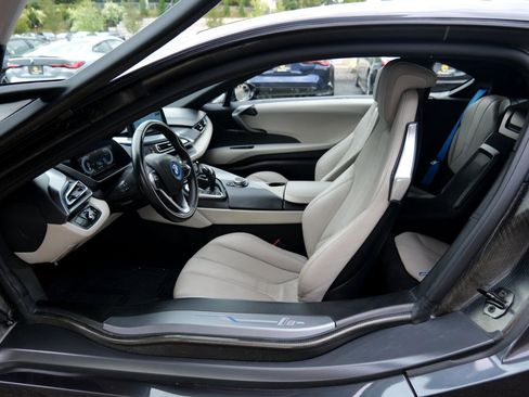 Used 2015 BMW i8 image 14