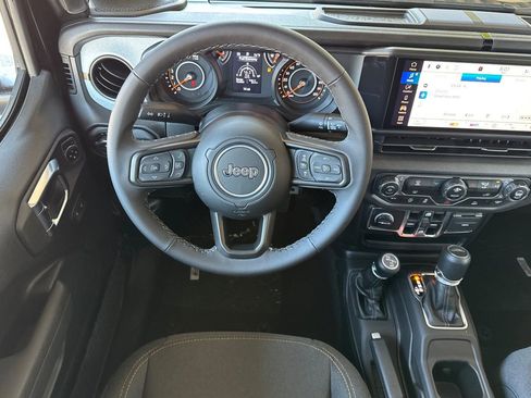 New 2025 Jeep Gladiator Sport AWD/4WD image 13