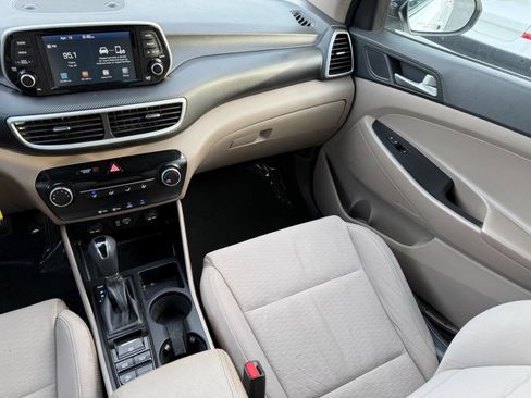 Used 2021 Hyundai Tucson SE w/ Cargo Package image 18