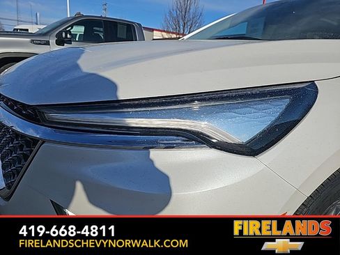 Used 2024 Buick Enclave Avenir w/ Avenir Technology Package image 10