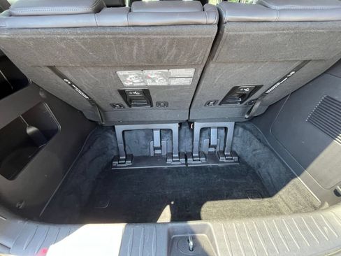 Used 2026 Kia Carnival FWD image 33