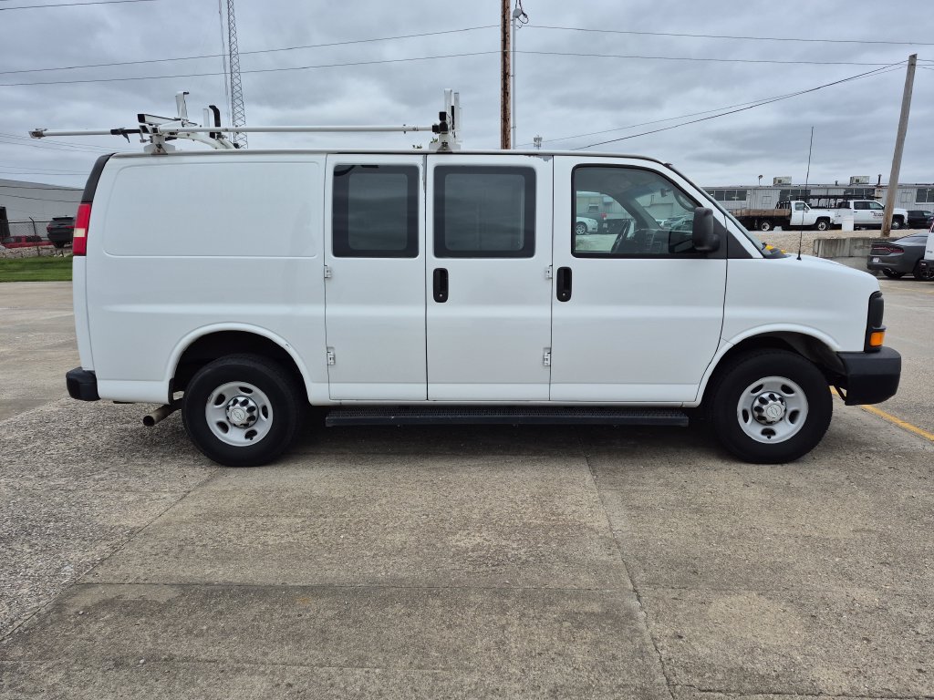 Used 2015 Chevrolet Express 2500 RWD image 8