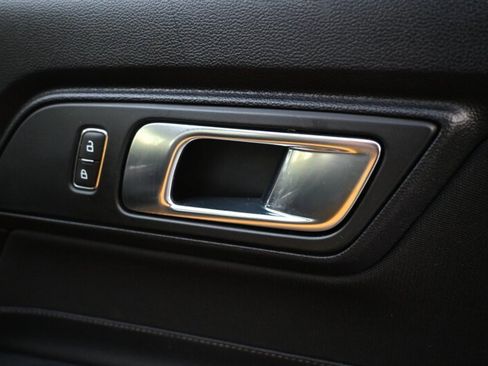 Used 2018 Ford Mustang GT image 39