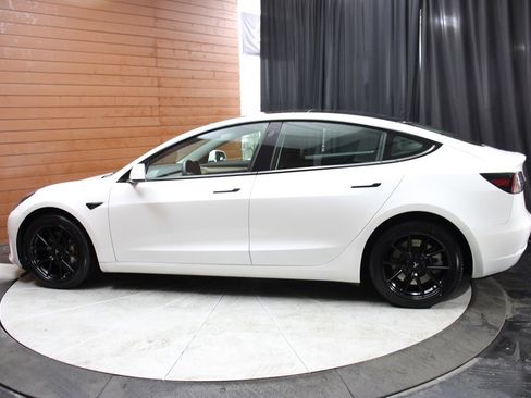 Used 2023 Tesla Model 3 Standard Range image 19