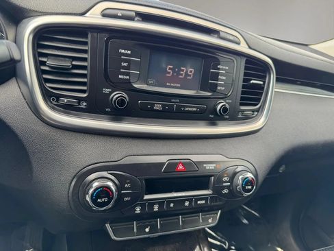 Used 2016 Kia Sorento EX FWD image 16