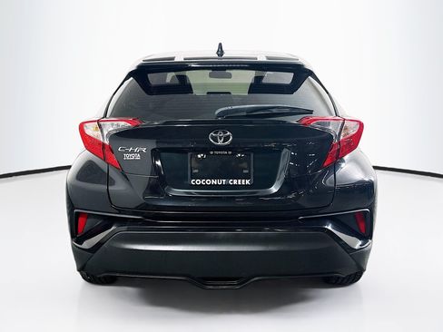 Used 2021 Toyota C-HR XLE FWD image 4