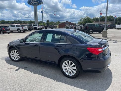 Used 2011 Chrysler 200 Touring FWD image 6