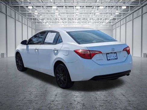 Used 2019 Toyota Corolla LE image 3