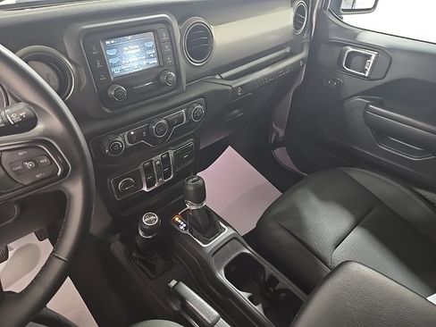 Used 2018 Jeep Wrangler Unlimited Sport S image 11