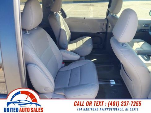 Used 2015 Toyota Sienna XLE w/ XLE Navigation Package image 14