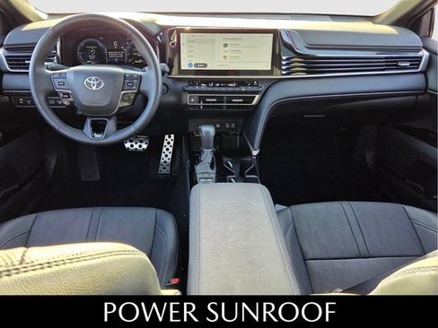 Used 2025 Toyota Camry XSE FWD image 9