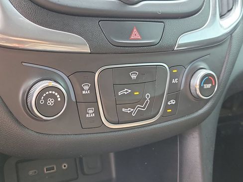 Used 2019 Chevrolet Equinox LT FWD image 33