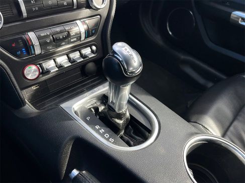 Used 2022 Ford Mustang Premium image 17