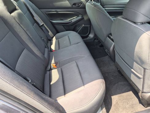 Used 2025 Nissan Altima 2.5 SV FWD image 24