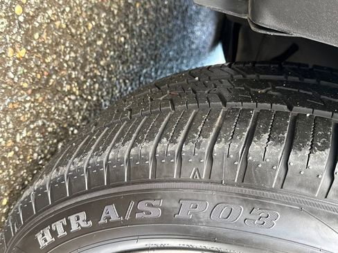 Used 2017 Ford Edge Titanium w/ Equipment Group 301A image 30