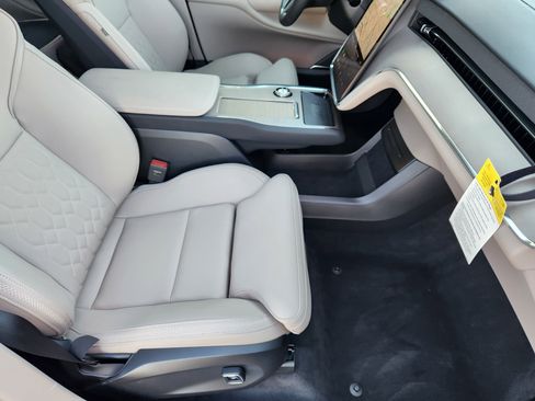 New 2025 Volvo EX90 Ultra image 13