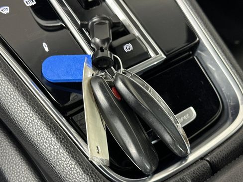 Used 2018 Porsche Panamera 4 image 24