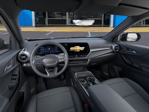 New 2026 Chevrolet Equinox LT w/ Convenience Package II FWD image 39