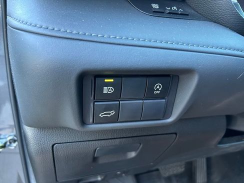 Used 2023 Toyota Highlander XLE image 19