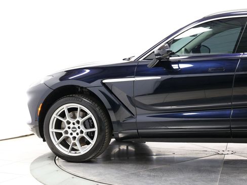 Used 2021 Aston Martin DBX AWD/4WD image 8