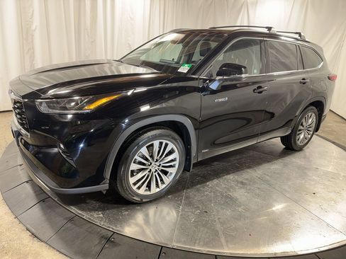 Used 2021 Toyota Highlander Platinum image 1