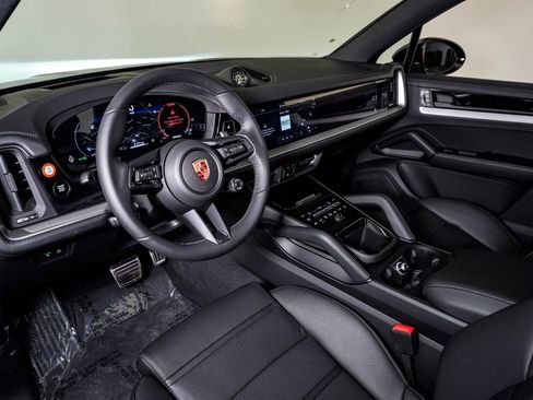 New 2026 Porsche Cayenne S image 4