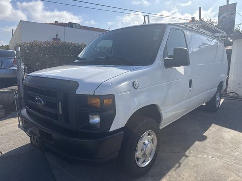 Used 2013 Ford E-150 and Econoline 150 image 2