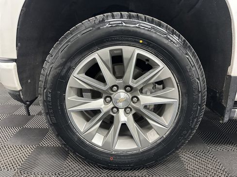 Used 2019 Chevrolet Silverado 1500 High Country w/ Technology Package image 44