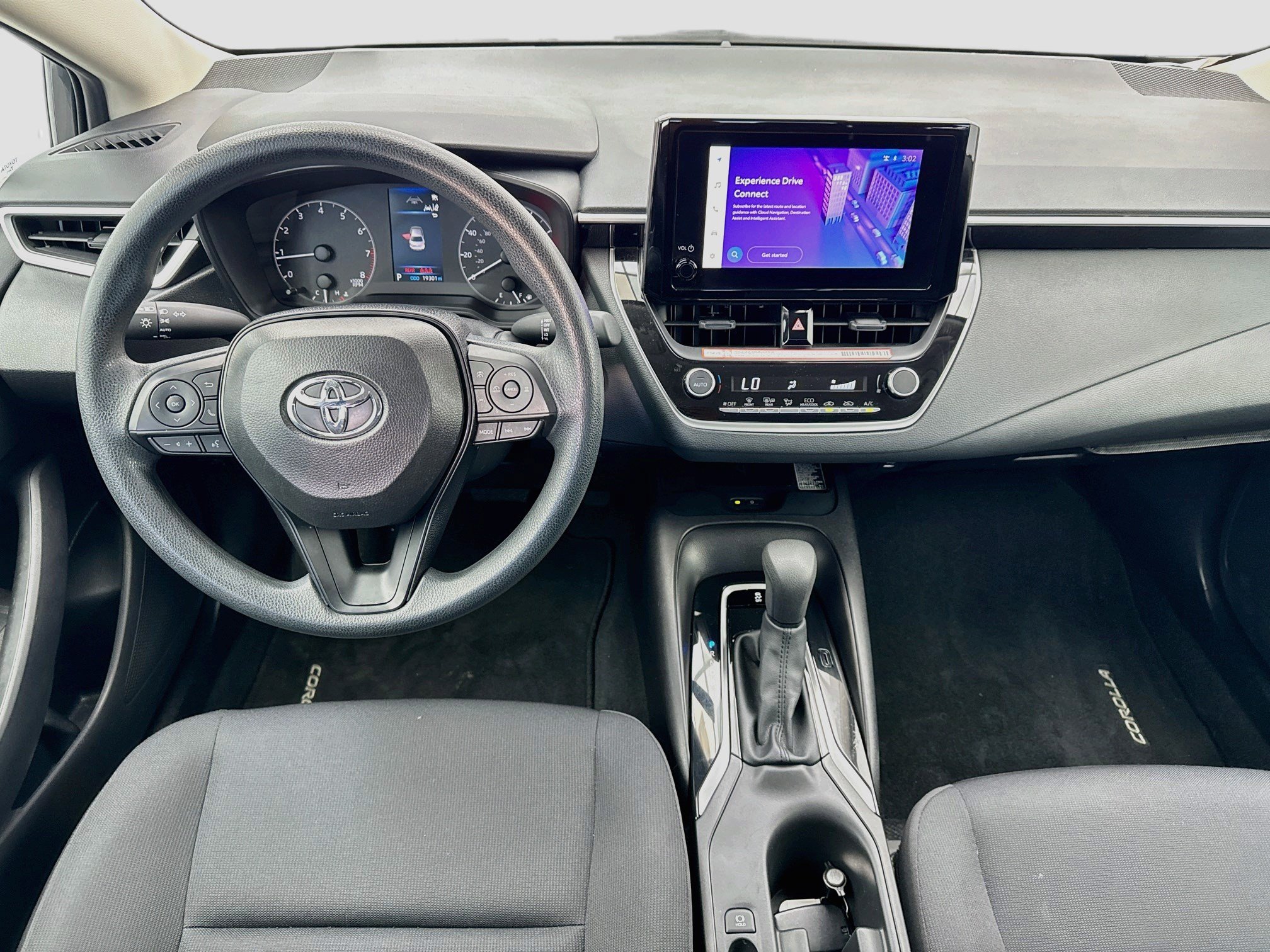 Used 2025 Toyota Corolla LE w/ LE Premium Package FWD image 14