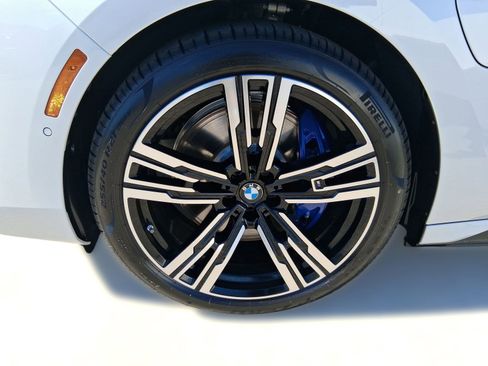 New 2026 BMW 750e xDrive w/ Premium Package image 10