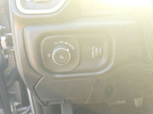 Used 2024 RAM 2500 Tradesman w/ Chrome Appearance Group AWD/4WD image 15
