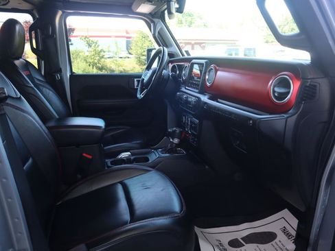 Used 2018 Jeep Wrangler Unlimited Rubicon AWD/4WD image 38