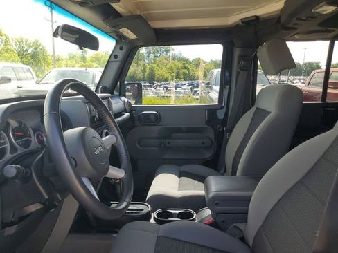 Used 2010 Jeep Wrangler Unlimited Sahara AWD/4WD image 11