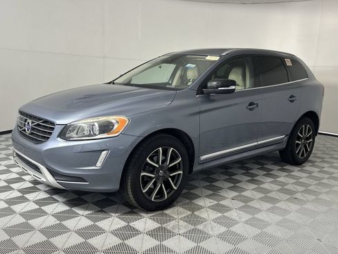 Used 2017 Volvo XC60 T6 Dynamic w/ Advanced Package AWD/4WD image 4